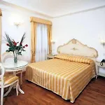 Casa Sul Molo Bed & Breakfast 4*
